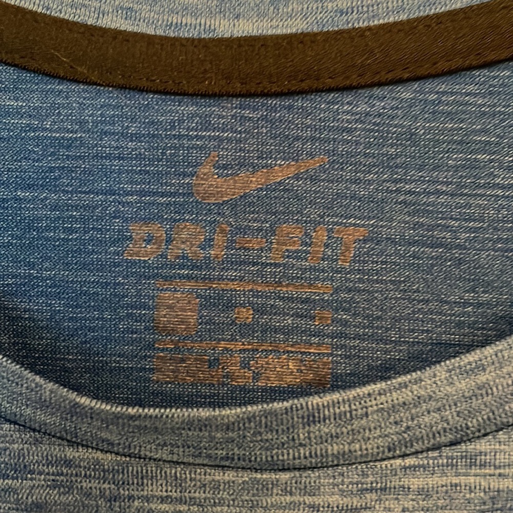 Nike tee shirt - Picture 3 of 6